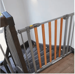 Hauck Woodlock Safegate 75 - 80cm with Extension 21cm Silver 595015 - Colorland Toys