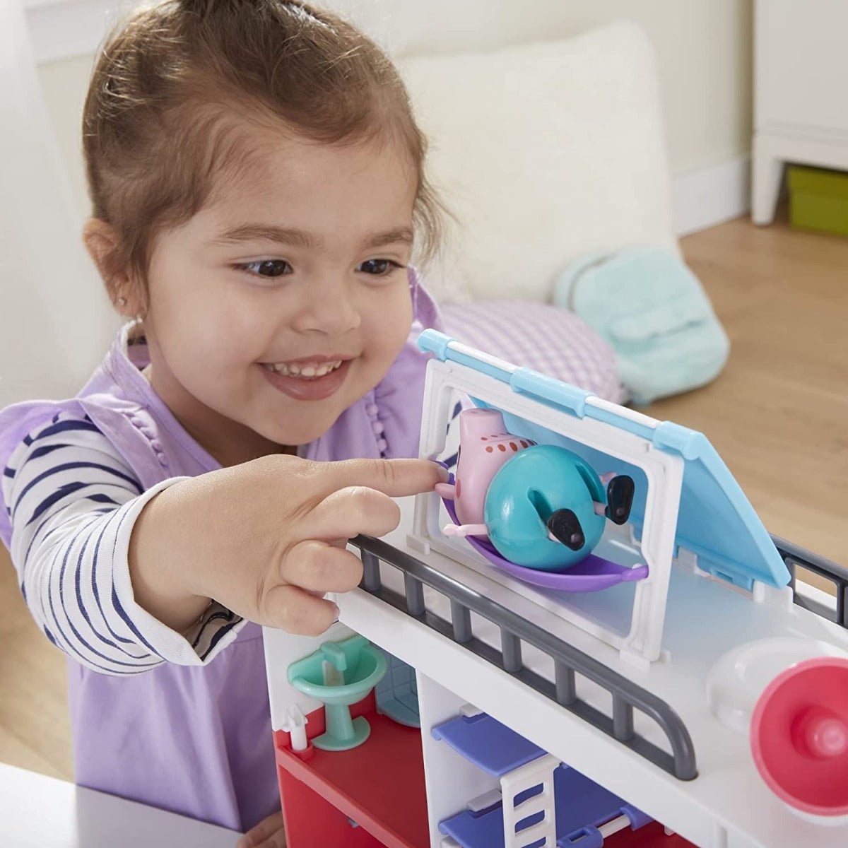 Peppa Pig Peppa's Family Motorhome F2182 - Colorland Toys